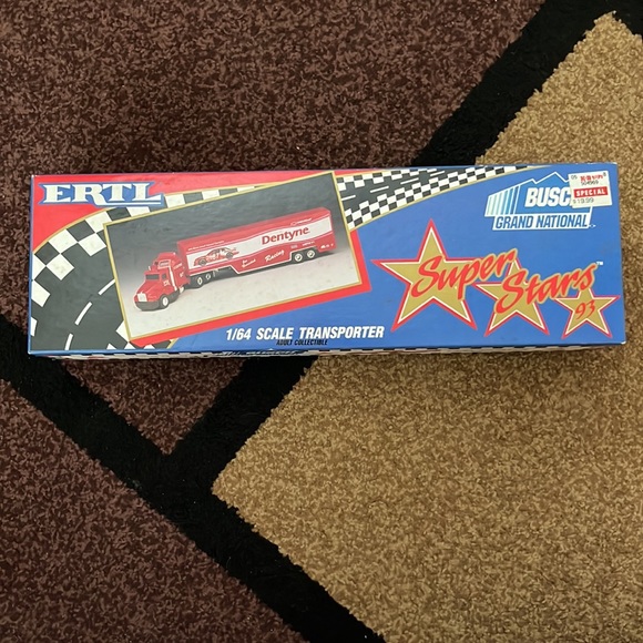1993 ERTL Collectable Dentyne Joe Nemechek Transporter - Picture 3 of 8